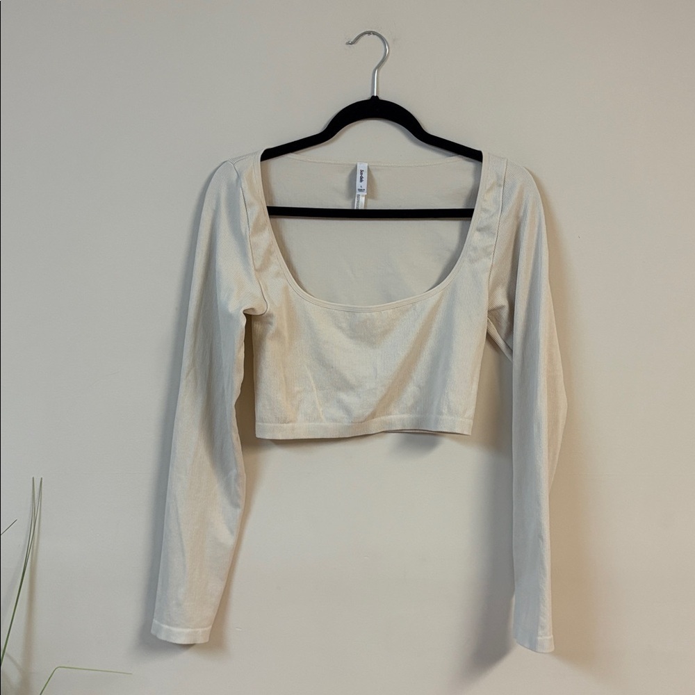 BNWOT Aritzia Sunday Best SinchSeamless™ Rib Ribcage Long-sleeve size L - Picture 4 of 6